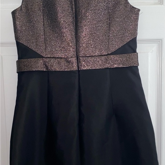 Trina Turk Bronze Metallic and black dress. Size 4 NWT - Picture 6 of 11